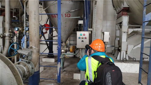 新華社記者來川維采訪企業(yè)生產(chǎn)和防疫物資原料保供情況